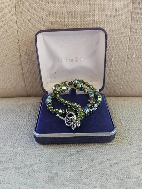 Jewelry - Vintage Choker Necklace Sterling Silver With Green Beads Comes in a Box